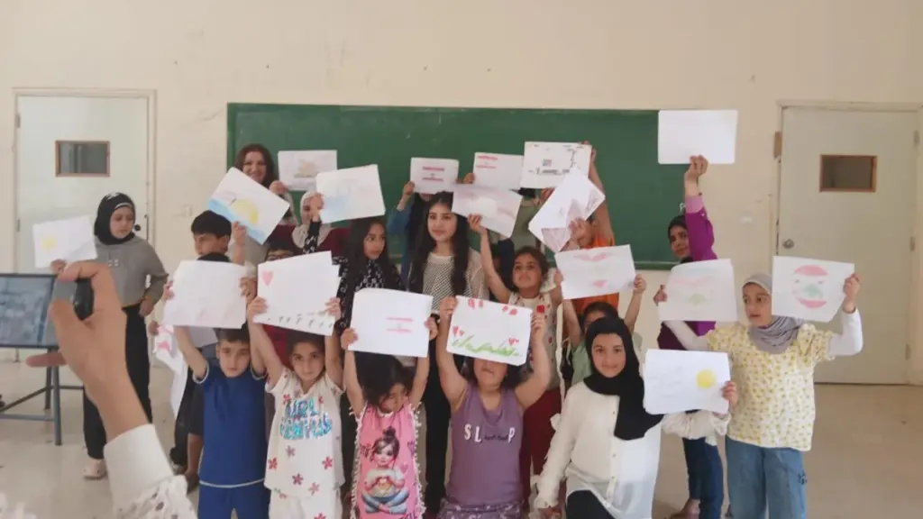 ‘نسيج الأمل’ ترعى أطفالاً نازحين الى الإقليم… مبادرة فنية بيئية إنسانية 'نسيج الأمل' ترعى أطفالاً نازحين الى الإقليم... مبادرة فنية بيئية إنسانية