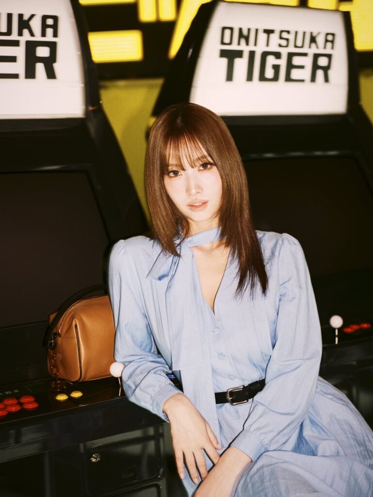 260709 تحديث مومو على الانستقرام - طوكيو شينجوكو🐅🧡 #OnitsukaTigerShinjuku @onitsukatigerofficial
