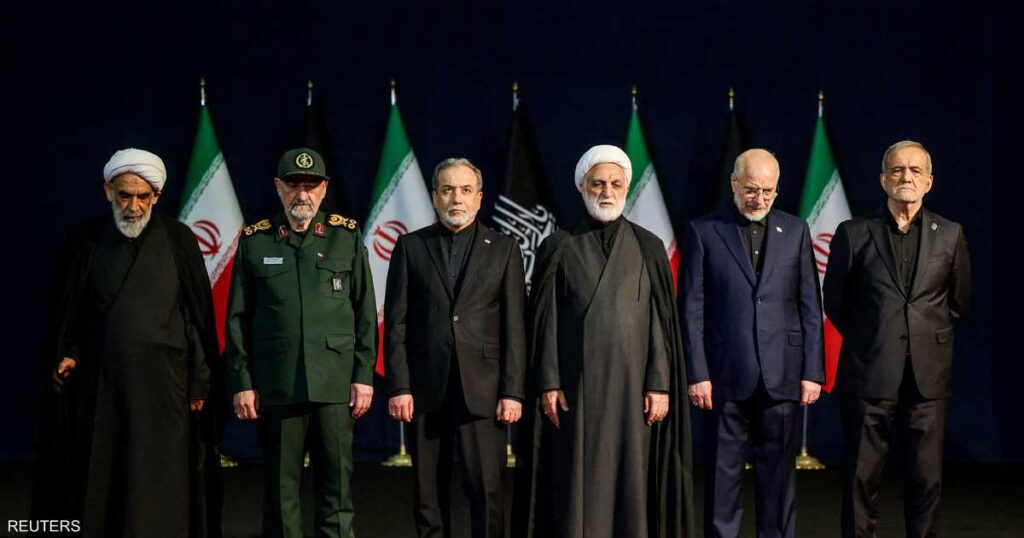 جنازة خامنئي.. كيف كشفت “تصدع النظام” في إيران؟ جنازة خامنئي.. كيف كشفت "تصدع النظام" في إيران؟