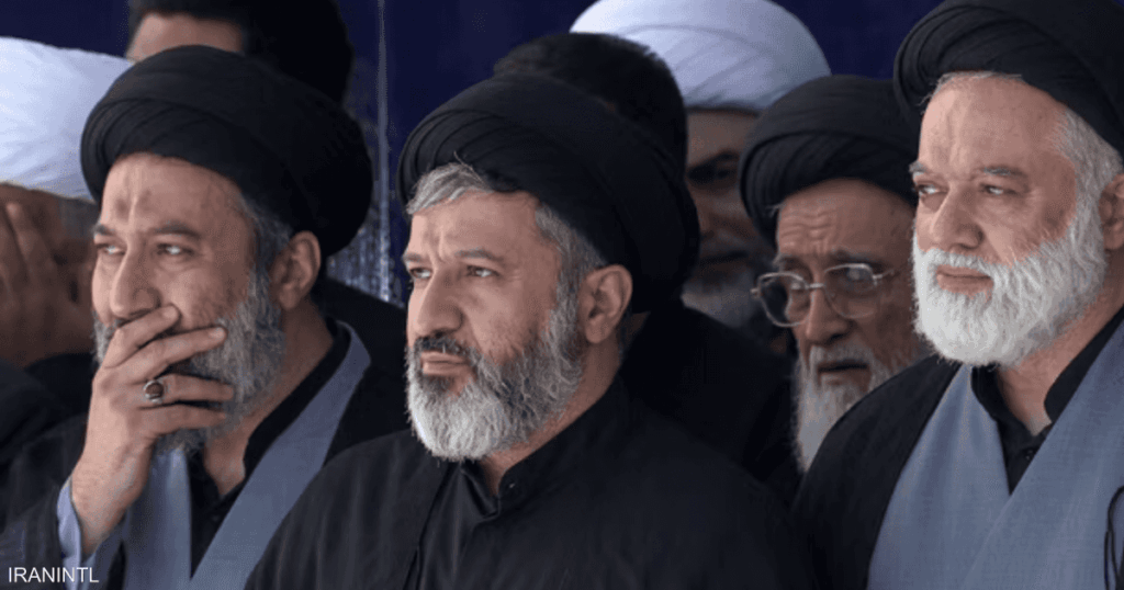 فيديو.. أبناء خامنئي يظهرون بجنازة والدهم.. ماذا نعرف عنهم؟