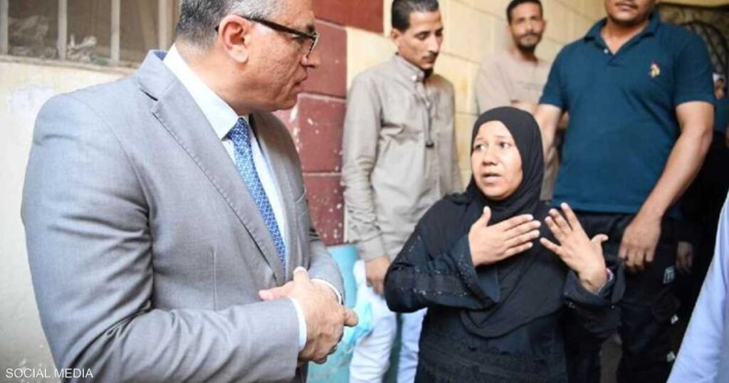 جولات لمسؤولين داخل مستشفيات تشعل أزمة بمصر.. والنقابة تتحرك جولات لمسؤولين داخل مستشفيات تشعل أزمة بمصر.. والنقابة تتحرك