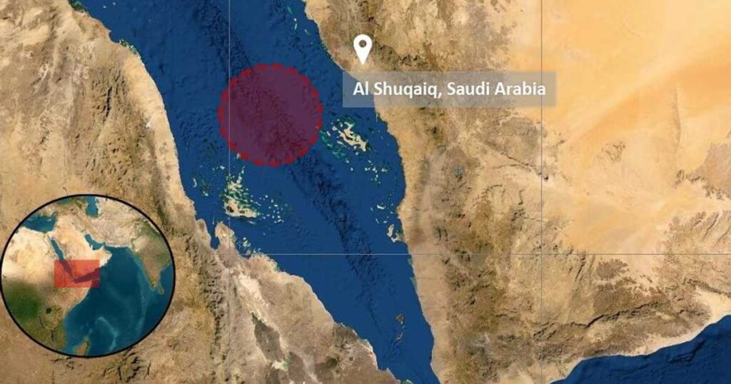 السعودية: استهداف ناقلة بالبحر الأحمر وسلامة طاقمها