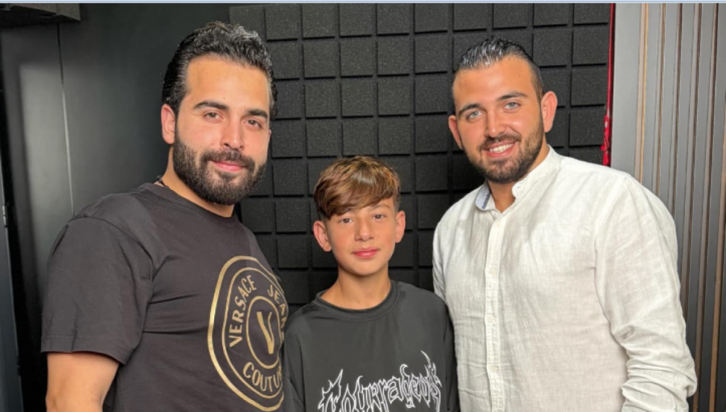 آدم زين الدين يطلق عملاً غنائياً جديداً بتوقيع أسماء لامعة في الشعر والتلحين والإخراج آدم زين الدين يطلق عملاً غنائياً جديداً بتوقيع أسماء لامعة في الشعر والتلحين والإخراج