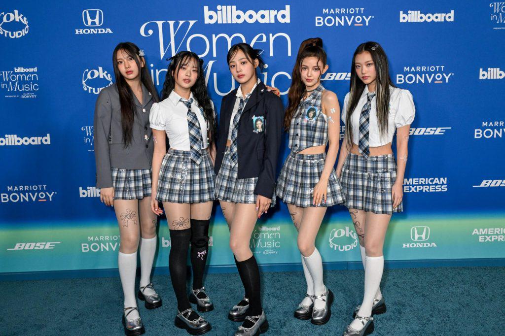 260708 Billboard: أعضاء NewJeans و HYBE يواجهون دعوى قضائية تزعم أن أغنية ETA سرقت مقطوعات موسيقية من أغنية سابقة