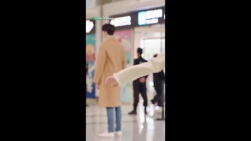 لحظة حب… تحت نظر الأب💞🤭 #lovescenery #cdrama #iqiyi #xulu #linyi #mustwatch #徐璐 #林一