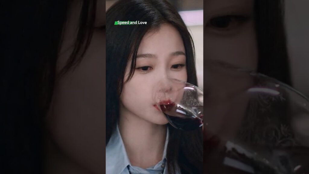 🤭 فوق الطاولة... هادئان، وتحتها... تشابكت الأيدي ❤️ #speedandlove #双轨 #cdrama #yushuxin #heyu