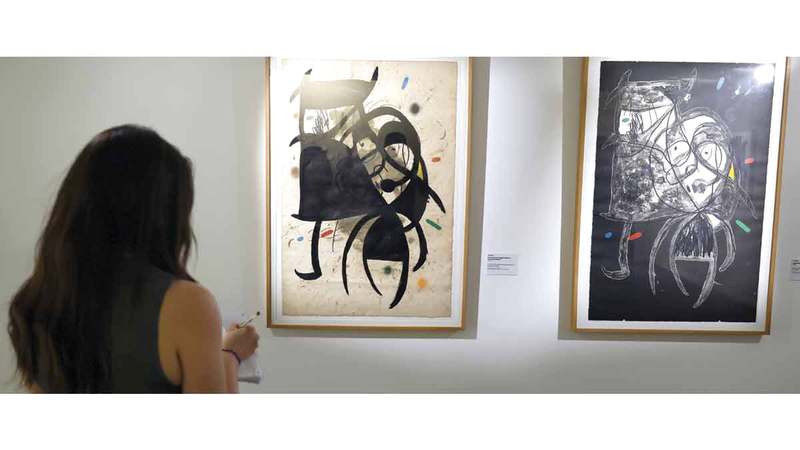 «مرسم الأحلام».. معرض فرنسي يكشف عالم خوان ميرو السحري