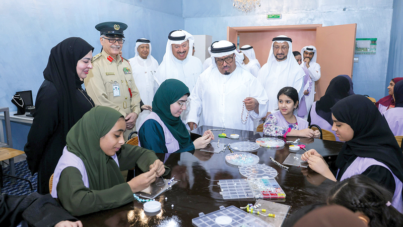 ضاحي خلفان يؤكد أهمية الدورات الصيفية في تنمية مهارات الشباب  