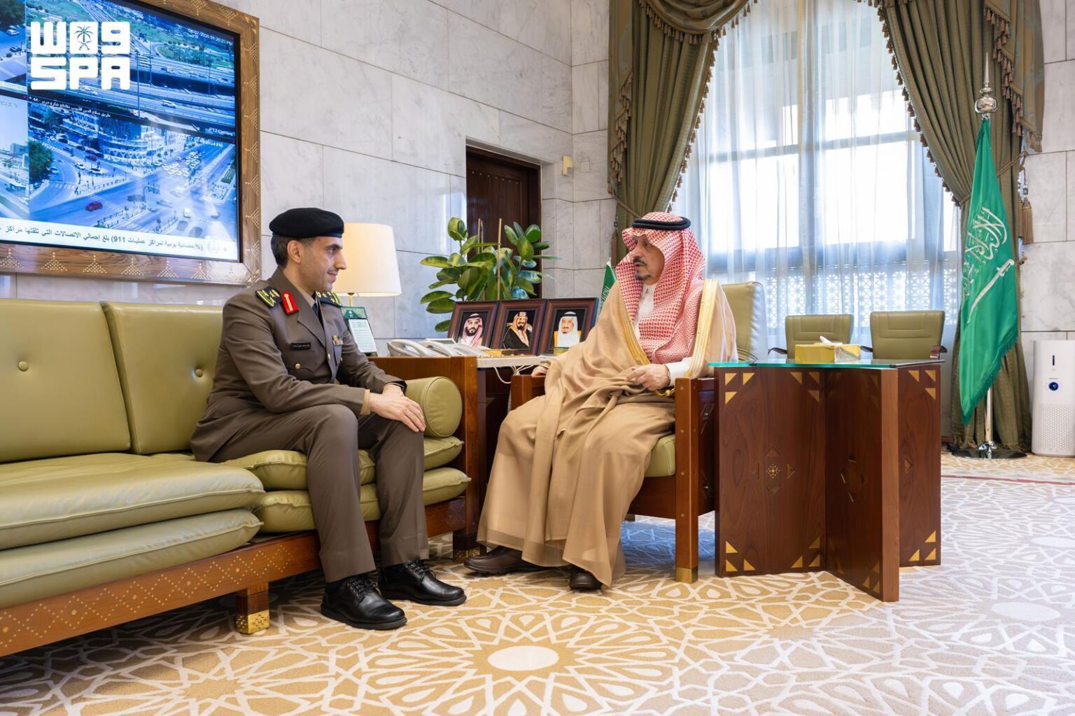 أمير الرياض يستقبل مدير مكافحة المخدرات الجديد بالمنطقة
