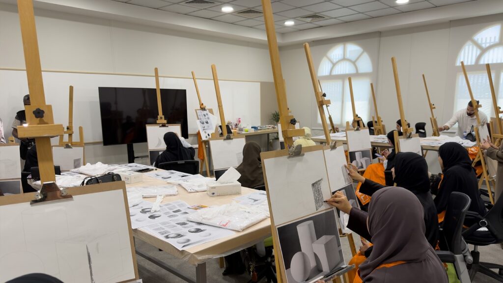 برنامج بالفن نرتقي ينمّي مهارات رسم الطبيعة الصامتة برنامج بالفن نرتقي ينمّي مهارات رسم الطبيعة الصامتة
