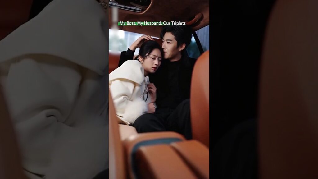 😏 قربها منه كان كافيًا ليجعل اللحظة مختلفة🥰 #verticaldrama #shortdrama #mustwatch#MicroDrama