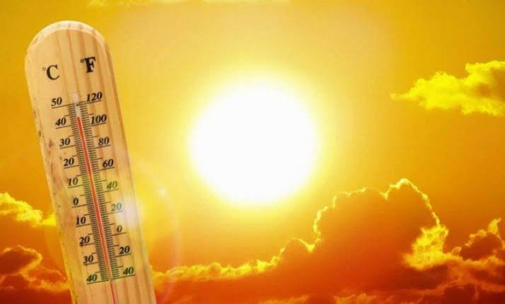 الأرصاد تحذّر من موجة حارة تبلغ 50 درجة ورياح نشطة على المنطقة الشرقية الأرصاد تحذّر من موجة حارة تبلغ 50 درجة ورياح نشطة على المنطقة الشرقية