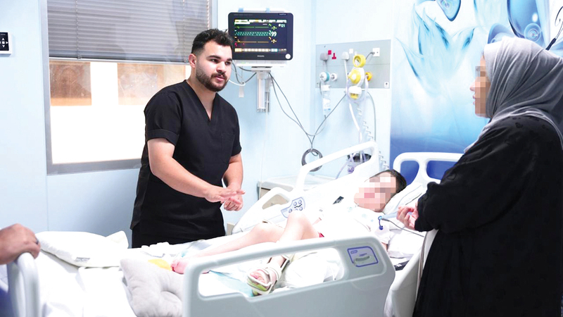 الطفل «إسماعيل» يحتاج إلى 360 ألف درهم لاستكمال جلساته العلاجية لمدة عام الطفل «إسماعيل» يتلقّى العلاج بأحد المراكز المتخصصة في الشارقة. من المصدر