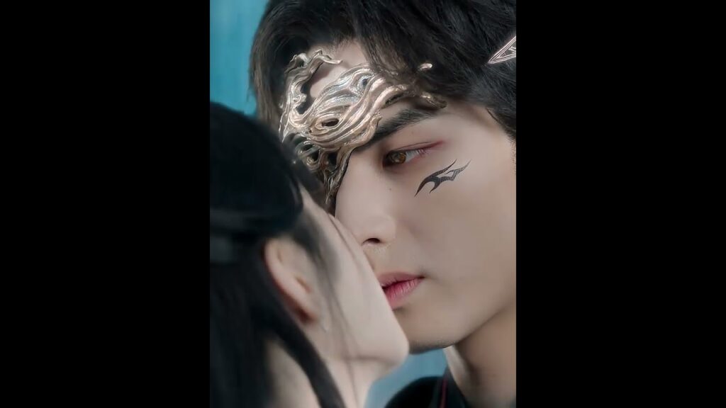 قبلة أيقظت الشيطان💕 #songweilong #jujingyi #theeternalfragrance #العطر_الابدي #shorts #cdrama #youku