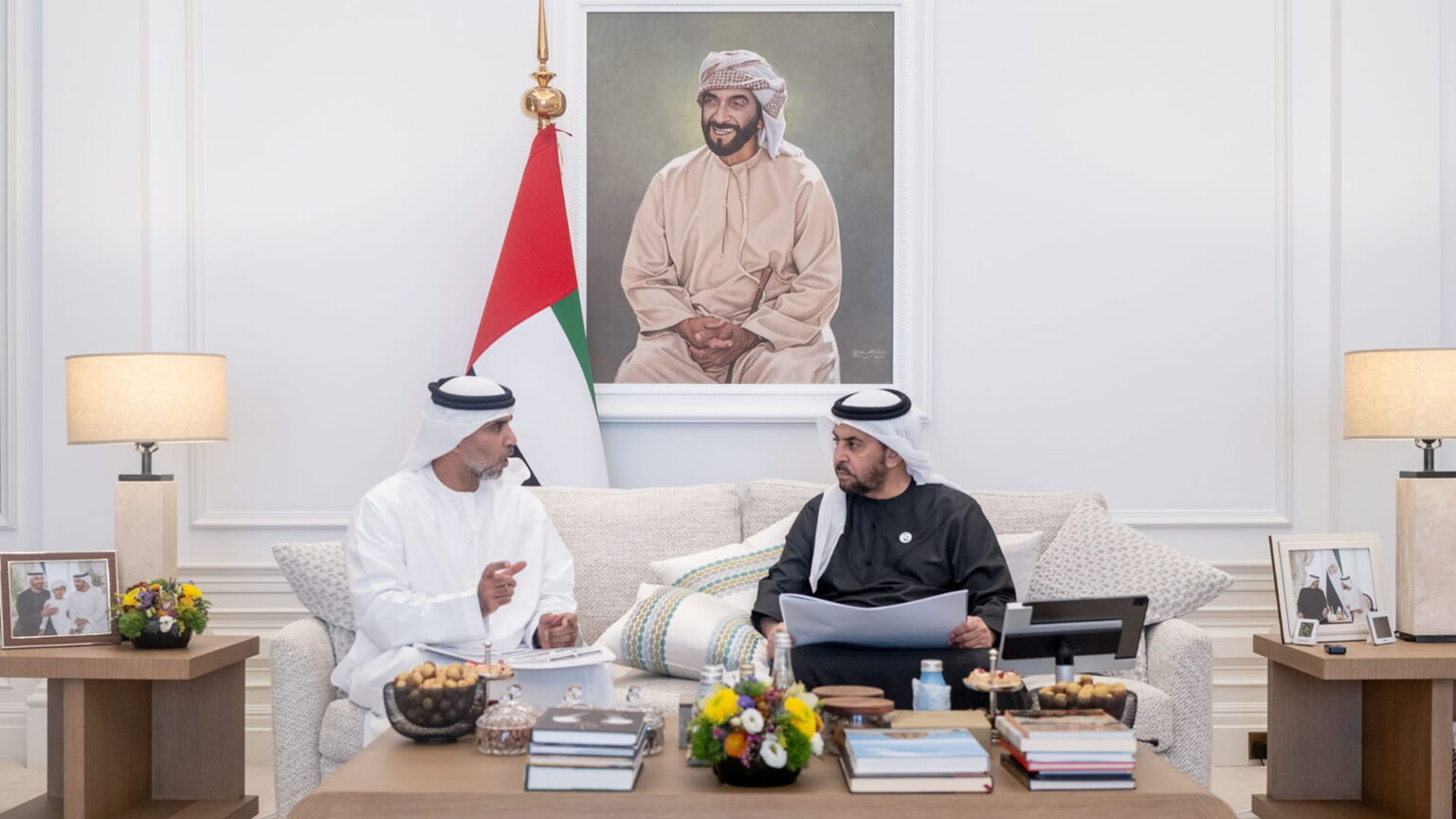 حمدان بن زايد يطلع على استعدادات انطلاق معرض الصيد والفروسية حمدان بن زايد يطلع على استعدادات انطلاق معرض الصيد والفروسية