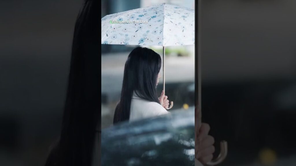☂️ لقاء واحد تحت المطر أعاد كل الذكريات التي لم تختفِ 🌙 #verticaldrama #shortdrama  #MicroDrama