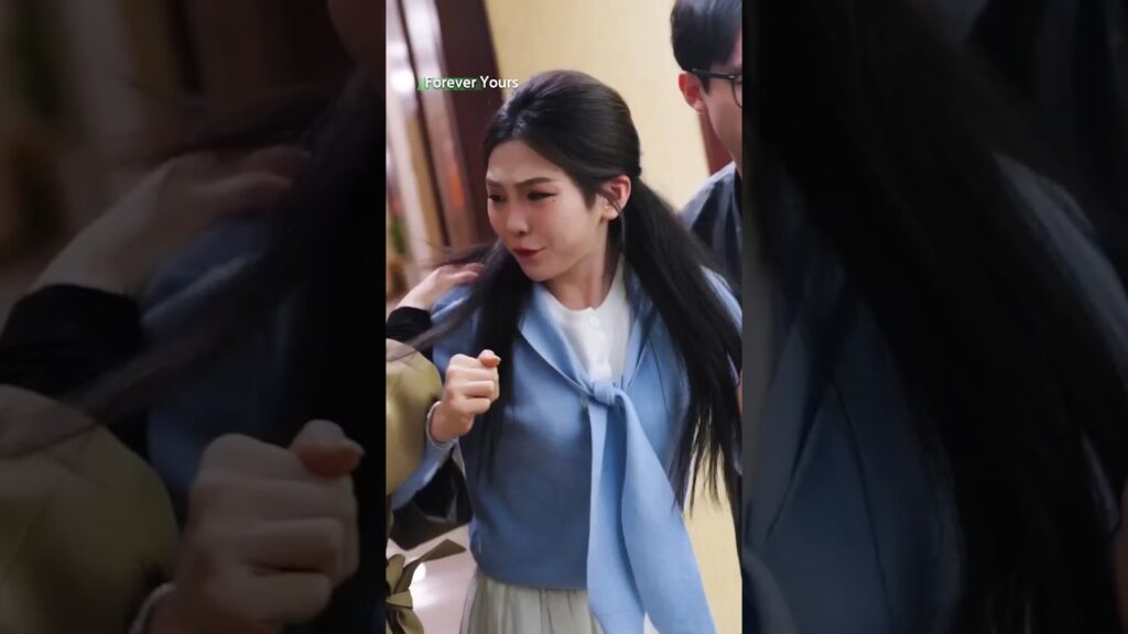 كان عليه أن يشكرها أم يشتكي منها؟ حتى هو لم يعرف 🙈🤭 #verticaldrama #shortdrama #MicroDrama #cdrama
