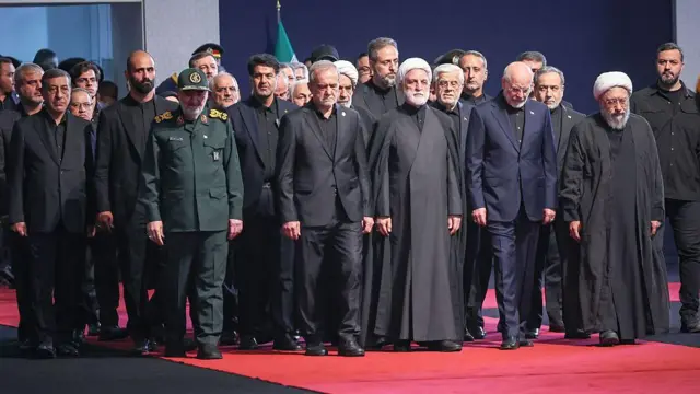 مراسم تأبين رسمية للزعيم الإيراني السابق علي خامنئي، الذي قُتل في هجمات شنتها الولايات المتحدة وإسرائيل في 28 فبراير/شباط، في مسجد الإمام الخميني في طهران، إيران، في 3 يوليو/تموز 2026. 