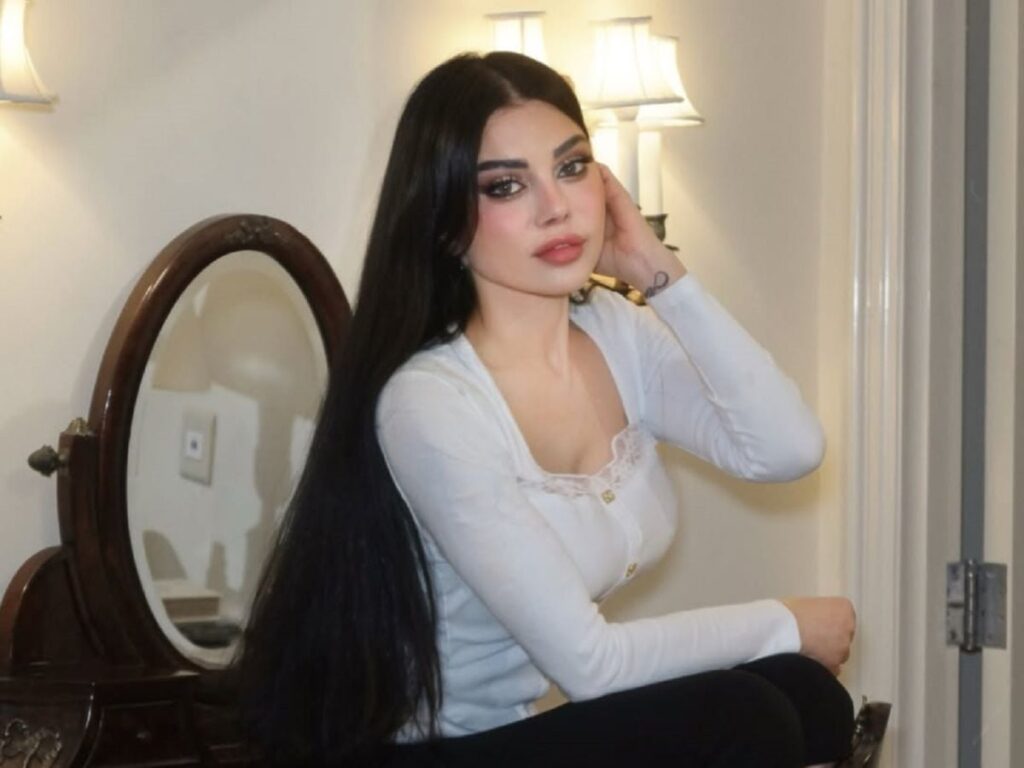 ما علاقة هيفاء وهبي بالميتسوبيشي في الحب! (فيديو) ما علاقة هيفاء وهبي بالميتسوبيشي في الحب! (فيديو)