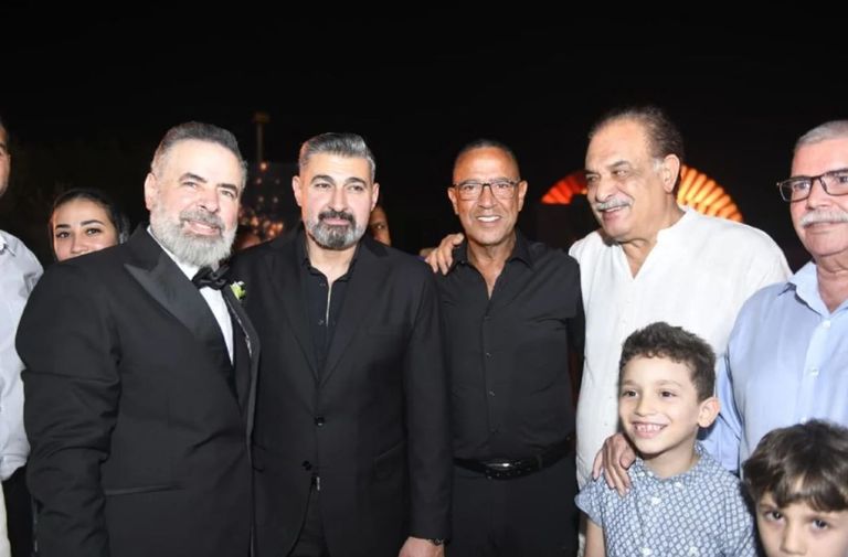نجوم الفن والرياضة يحتفلون بزفاف ابنة صبحي خليل.. ومفاجأة من العروس - صورة 3