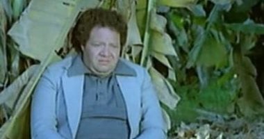 الفار هيعدى قدام وشك.. حكاية أصعب مشهد ليحيى الفخراني فى خرج ولم يعد الفار هيعدى قدام وشك.. حكاية أصعب مشهد ليحيى الفخراني فى خرج ولم يعد