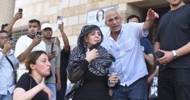 تشييع جثمان الفنان أحمد جلال عبد القوى بحضور المقربين تشييع جثمان الفنان أحمد جلال عبد القوى بحضور المقربين