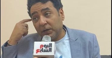 أسرته أخفت عنه إصابته بالمرض.. محطات مؤثرة فى رحلة ياسر الطوبجى مع السرطان