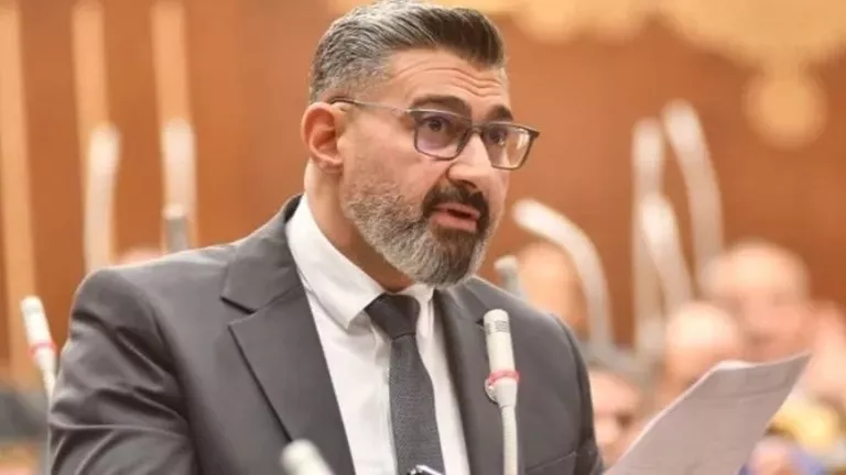 ما هي “ثغرة العقود” التي أشعلت حرب الأداء العلني بين النجوم والمنتجين؟ ما هي "ثغرة العقود" التي أشعلت حرب الأداء العلني بين النجوم والمنتجين؟