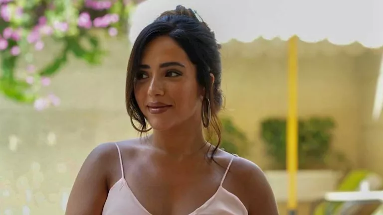 شيري عادل أمام البحر ويارا السكري على الشط .. نجمات يستمتعن بالصيف