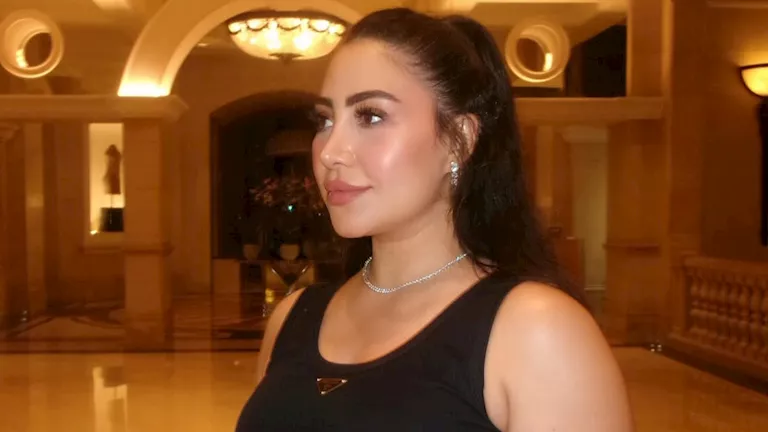 10 صور لـ بوسي بأحدث ظهور بإطلالة صيفية والجمهور يعلق 10 صور لـ بوسي بأحدث ظهور بإطلالة صيفية والجمهور يعلق