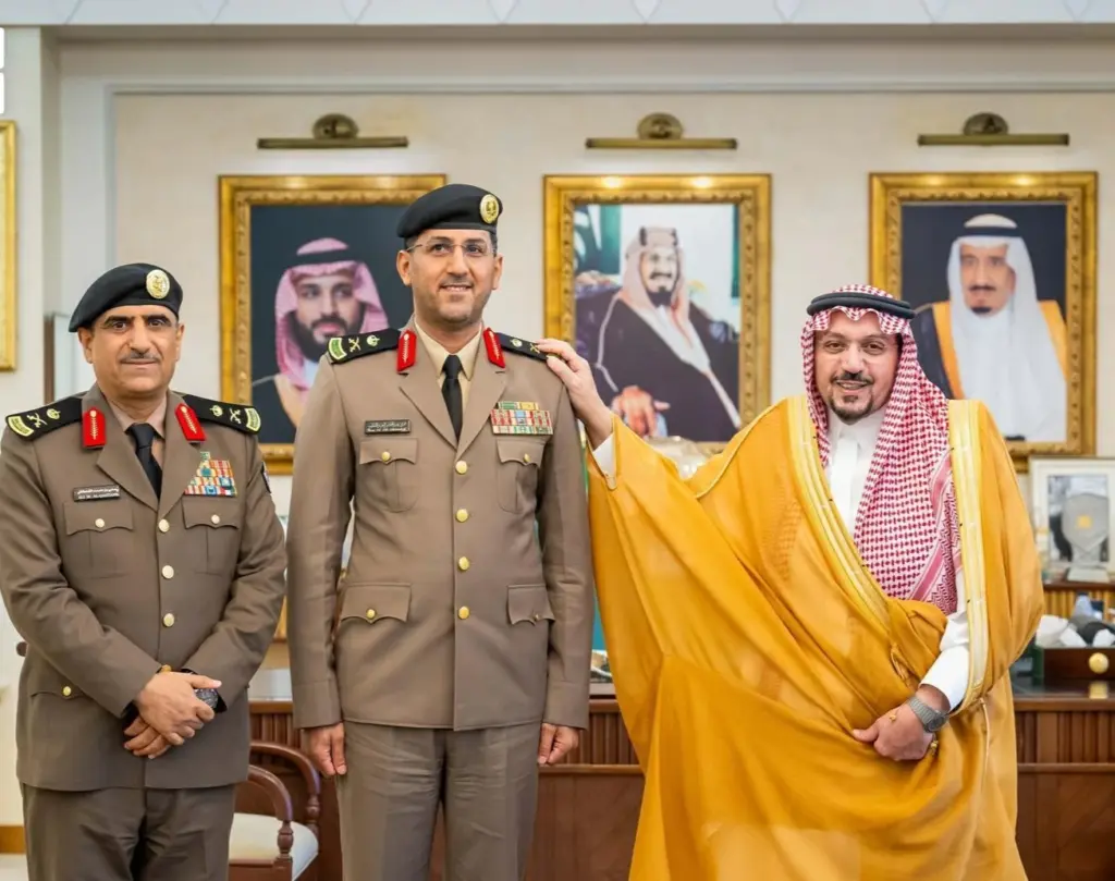 فيصل بن مشعل يقلّد مدير مرور المنطقة رتبته الجديدة – أخبار السعودية فيصل بن مشعل يقلّد مدير مرور المنطقة رتبته الجديدة - أخبار السعودية