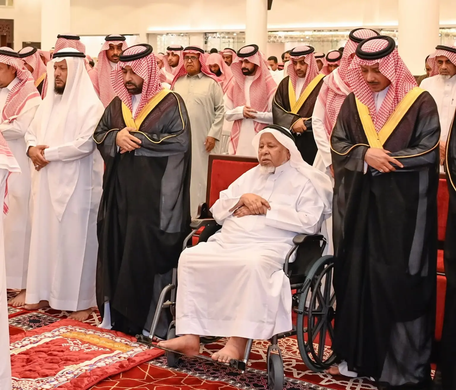 أمير جازان يقدّم واجب العزاء في وكيل محافظة جزر فرسان النعمي – أخبار السعودية أمير جازان يقدّم واجب العزاء في وكيل محافظة جزر فرسان النعمي - أخبار السعودية