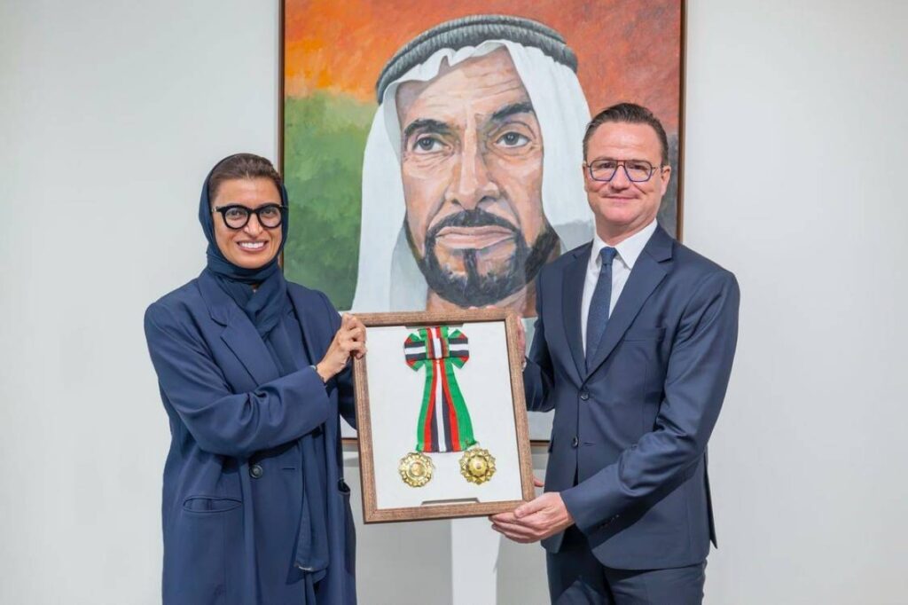 رئيس الدولة يمنح سفير بلجيكا وسام الاستقلال من الطبقة الأولى Al Bayan