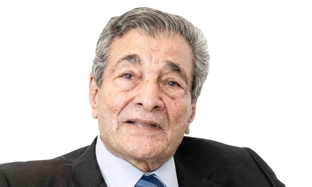 دهشة الصمت وبناء الخيال في شعر فاروق شوشة دهشة الصمت وبناء الخيال في شعر فاروق شوشة