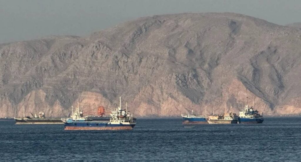 هيئة بريطانية: استهداف ناقلة نفط بمقذوف قبالة سواحل عُمان Al Bayan