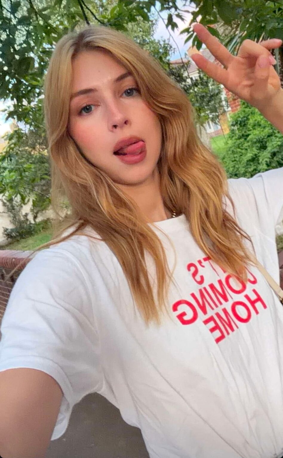 Hermione Corfield is so fine