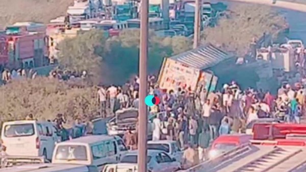 ارتفاع ضحايا حادث تريلا الإسكندرية إلى 4 وفيات بعد وفاة السائق وتباعه ارتفاع ضحايا حادث تريلا الإسكندرية إلى 4 وفيات بعد وفاة السائق وتباعه