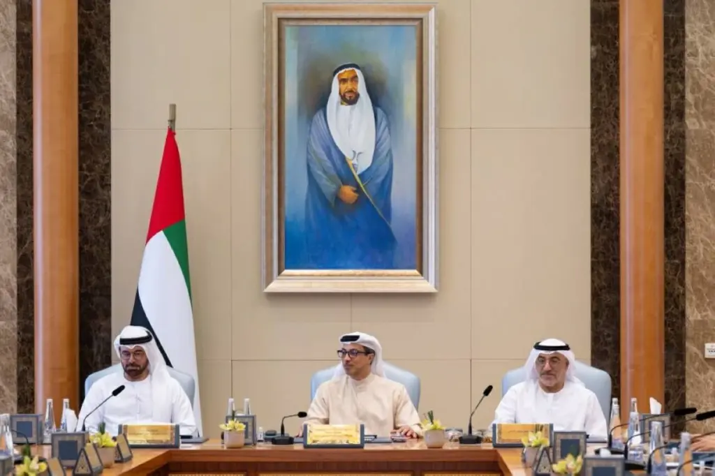 منصور بن زايد: الإمارات تقدم نموذجاً عالمياً للحكومات المستقبلية يعتمد على الذكاء الاصطناعي منصور بن زايد: الإمارات تقدم نموذجاً عالمياً للحكومات المستقبلية يعتمد على الذكاء الاصطناعي