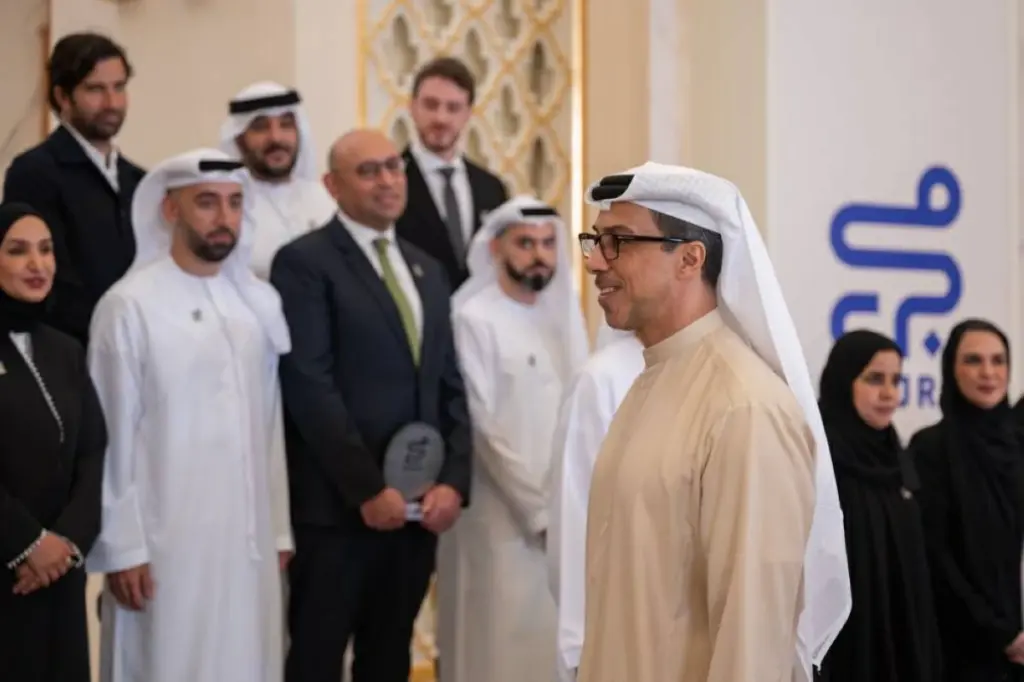 منصور بن زايد: الإمارات تبني اقتصاداً يقاس أثره في حياة الناس منصور بن زايد: الإمارات تبني اقتصاداً يقاس أثره في حياة الناس