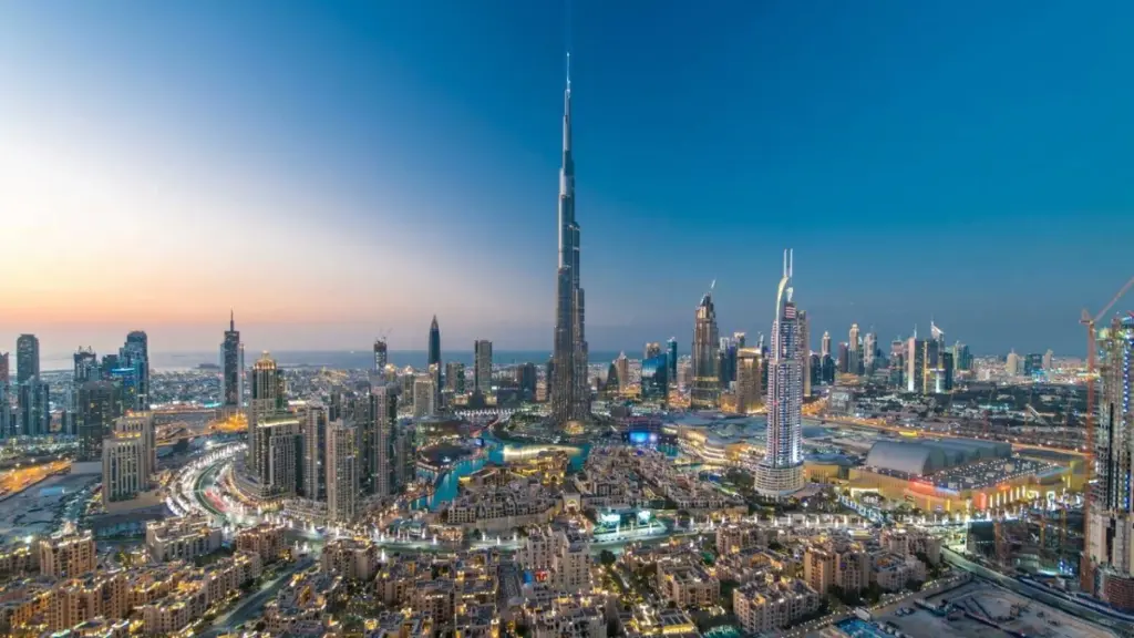 سوق العقارات السكنية في دبي يحافظ على زخمه في النصف الأول سوق العقارات السكنية في دبي يحافظ على زخمه في النصف الأول