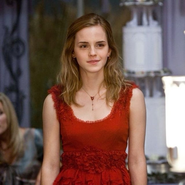 Emma Watson is so fine