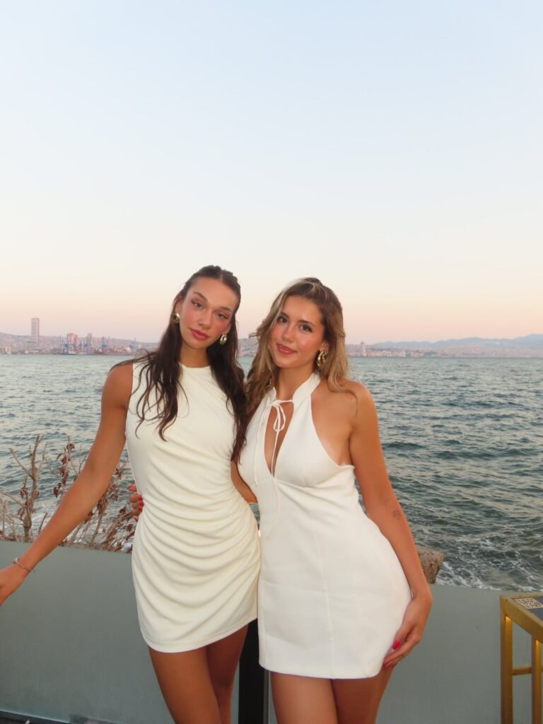Defne Kandemir ve Ecem Aksoy