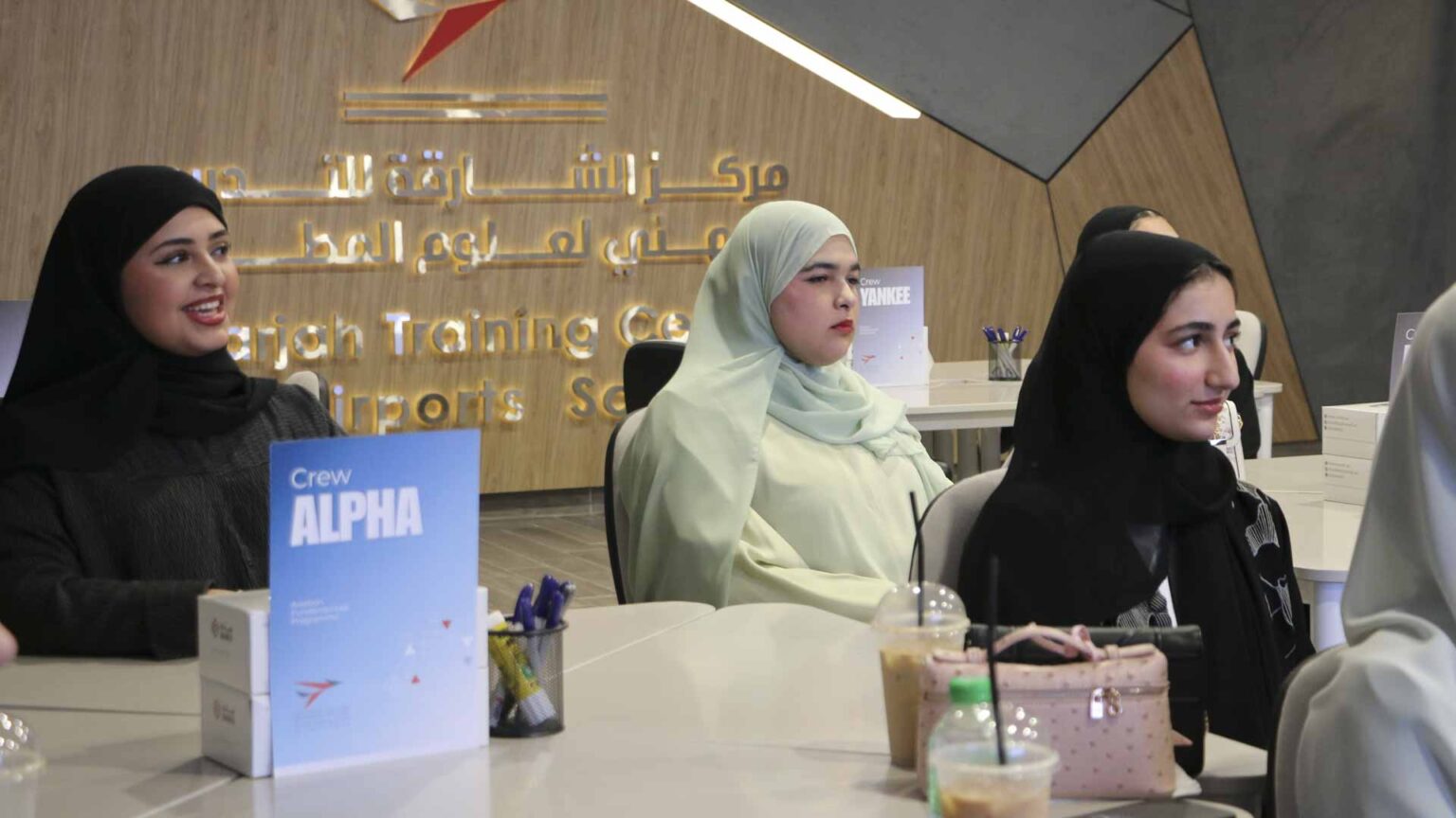 دائرة الطيران المدني بالشارقة تؤهل 20 طالباً في قطاع الطيران دائرة الطيران المدني بالشارقة تؤهل 20 طالباً في قطاع الطيران