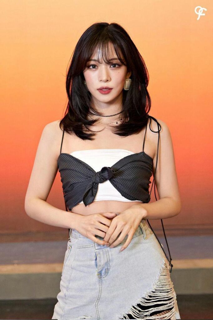 Lee Chaeyoung من fromis_9 تتحدث عن الجدل حول السجائر الإلكترونية لأول مرة منذ ثلاث سنوات