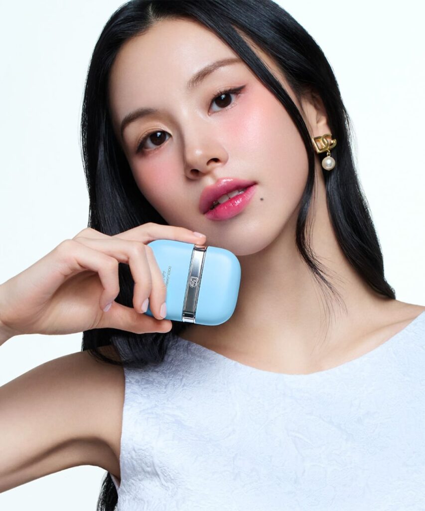 260706 تحديث موقع Musinsa - Chaeyoung لمجموعة Light Blue من Dolce & Gabbana Beauty
