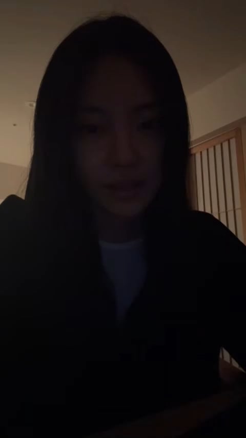 260717 قامت Ningning بتشغيل ثلاثة مقطوعات منفردة لم يتم إصدارها على بثها المباشر على Instagram