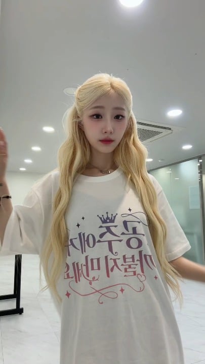 260716 yeojin._.o_x تحديث Instagram Reels - تحدي Yeojin (LOONA / Loossemble) نعم أو نعم