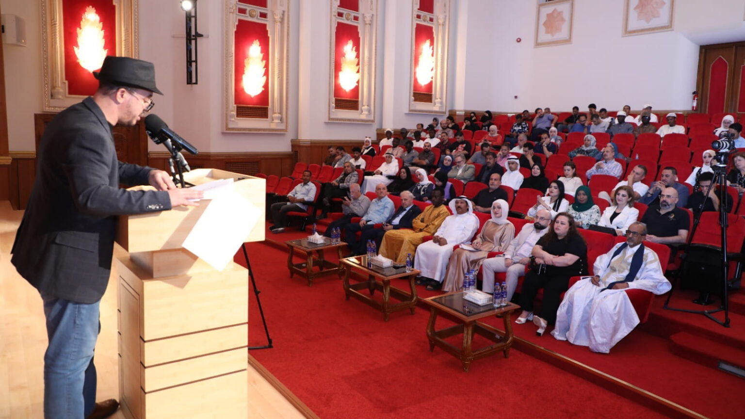 نفحات في المديح والتاريخ والذات تصدح ببيت الشعر