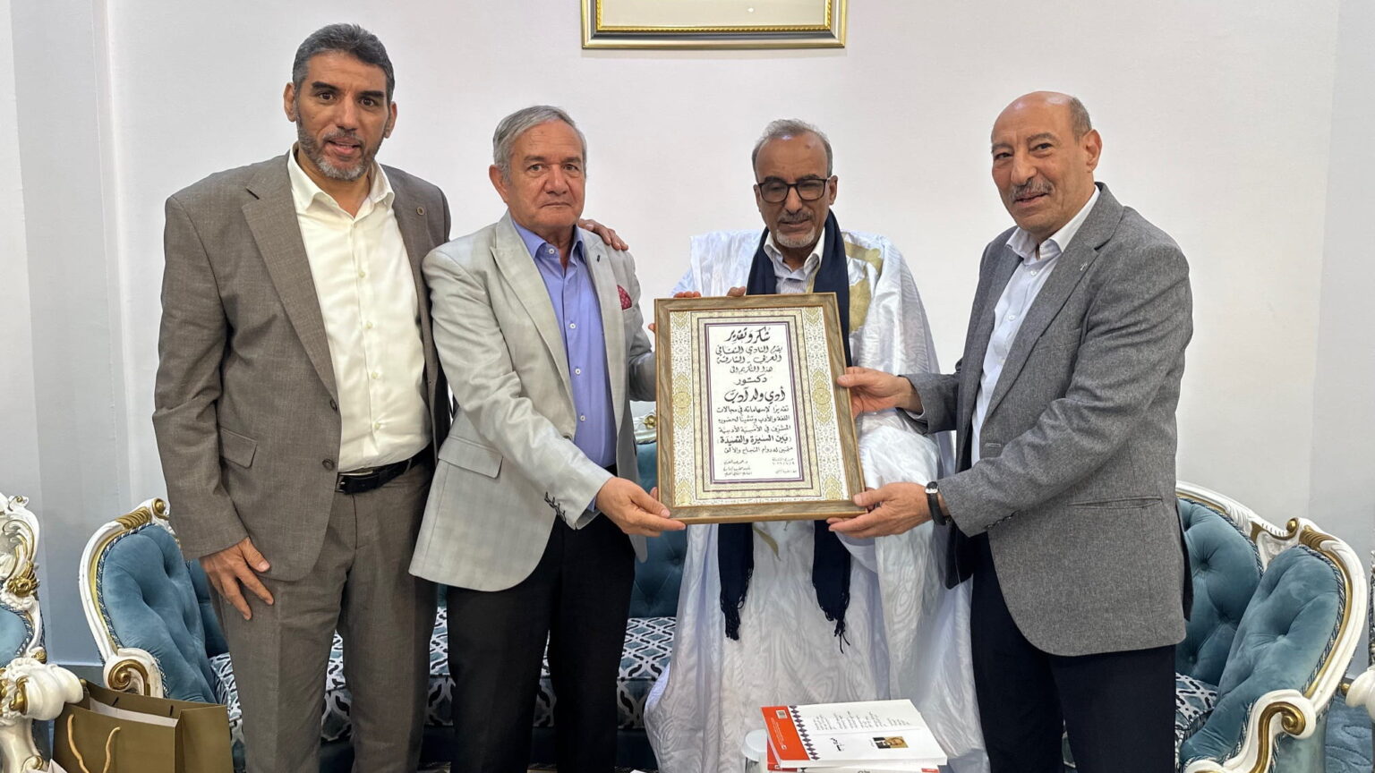 مسارات الثقافة في رحلة بين السيرة والقصيدة بالنادي العربي مسارات الثقافة في رحلة بين السيرة والقصيدة بالنادي العربي