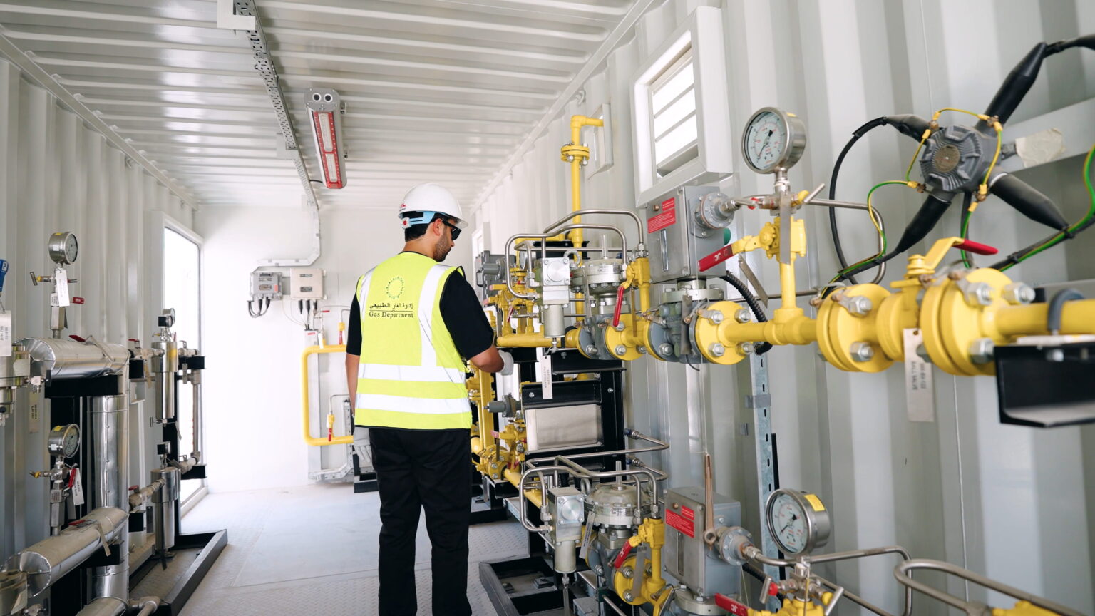 كهرباء الشاقة تنجز مشروع توصيل الغاز الطبيعي إلى مدينة دبا الحصن كهرباء الشاقة تنجز مشروع توصيل الغاز الطبيعي إلى مدينة دبا الحصن